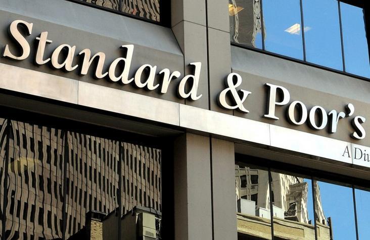 Raport Standard &amp; Poor's. Cum va afecta ratingurile băncilor străine o ieşte a Greciei zona euro