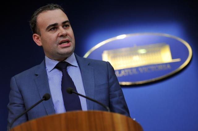 Klaus Iohannis cere REVOCAREA lui Darius Valcov din functia de ministru al Finantelor