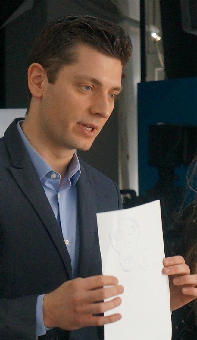 Valentin Butnaru, prezentatorul Observator, da emotii studentilor IMA! 18502948