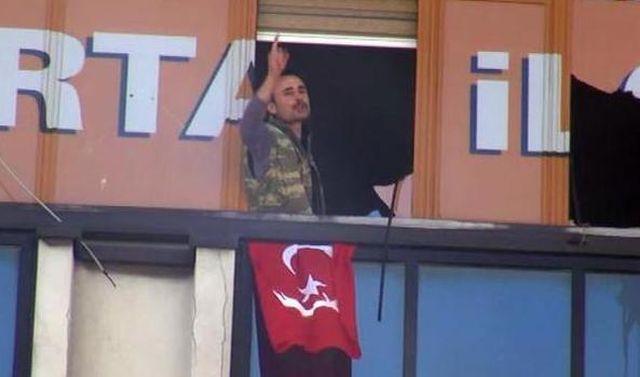 Două persoane înarmate au intrat în sediul partidului de guvernământ din Istanbul (VIDEO)