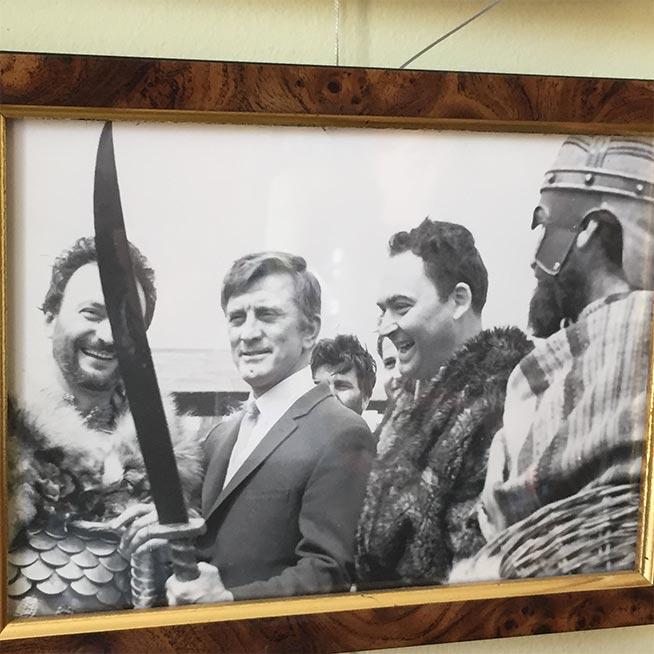 MIRCEA ALBULESCU: Aveți grijă că vă iubesc și vă prețuiesc mai mult decât mă prețuiți Dumneavoastră pe mine! 18503330