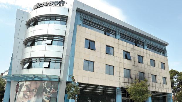O bombă a explodat la sediul Microsoft din Atena 