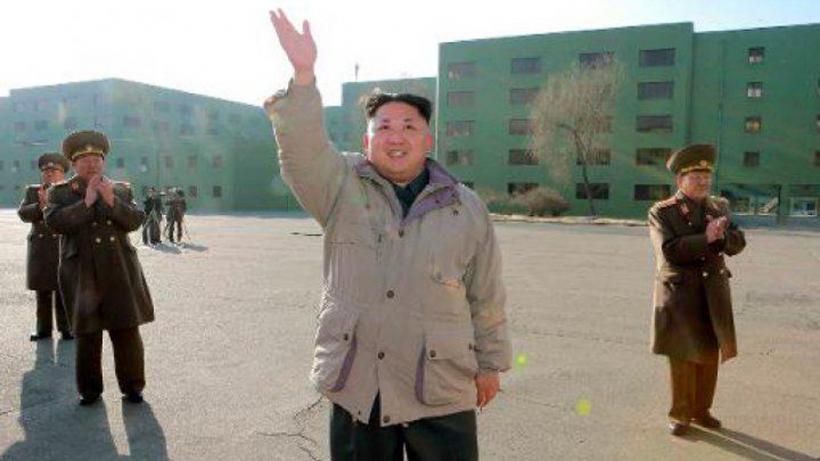 Incredibil! Kim Jong-Un a împuscat un oficial că n-a vrut să construiasca o cladire în formă de floare