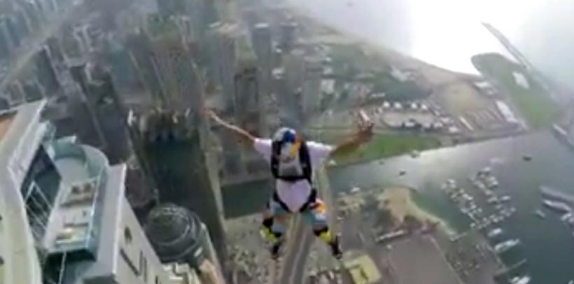 Au sărit de pe cea mai înaltă clădire din Dubai. Adrenalină la maximum (VIDEO)