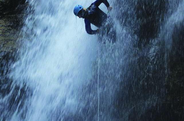 Rafting şi canyoning pentru adrenalină