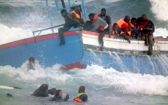 O nouă dramă în Mediterana. Zeci de imigranţi înecaţi