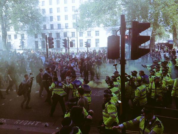 PROTESTE VIOLENTE LA LONDRA. Nemulțumiri față de realegerea lui David Cameron (VIDEO)