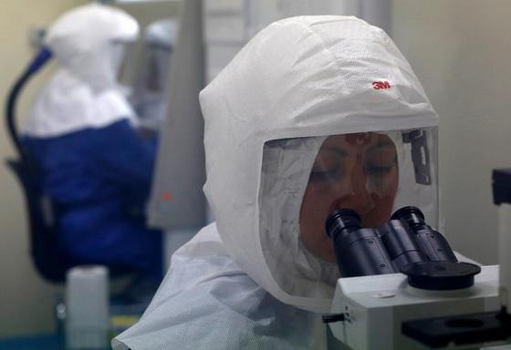 Asistentă medicală italiană cu simptome de Ebola, la Roma