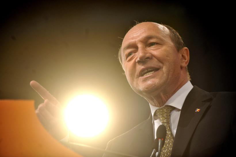 Traian Băsescu atac la premier: Ponta a blufat, ieri, cu informaţiile pe care le are. A vrut doar să-şi consolideze o minciună