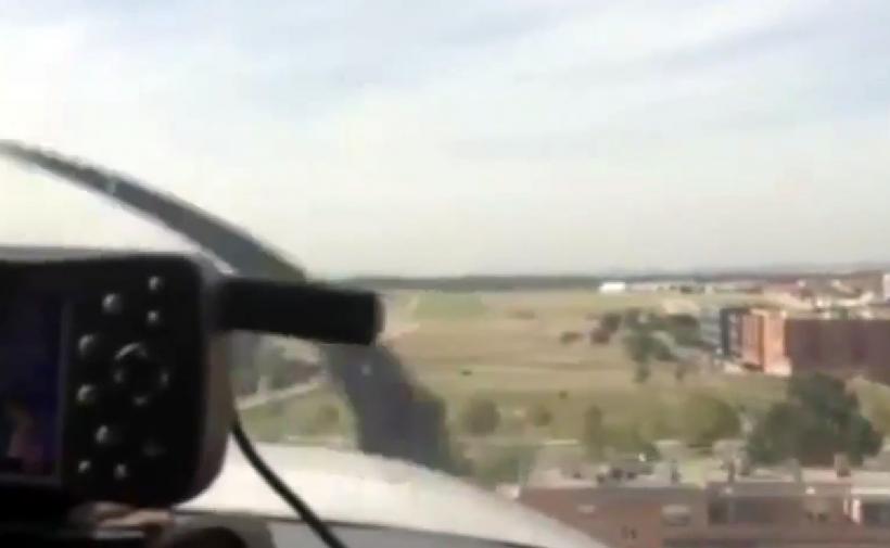 Cum se vede o aterizare de urgenţă din cabina piloţilor. Momentele de groază dinaintea aterizării (VIDEO)