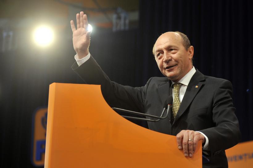 Traian Băsescu cercetat pentru abuz în serviciu