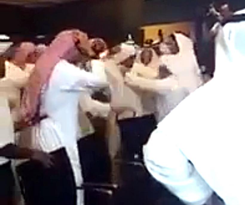 Bătaie între acţionarii unei companii din Kuweit (VIDEO)