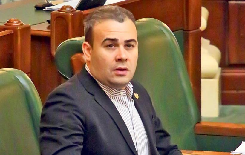Senatul a luat act de demisia lui Vâlcov