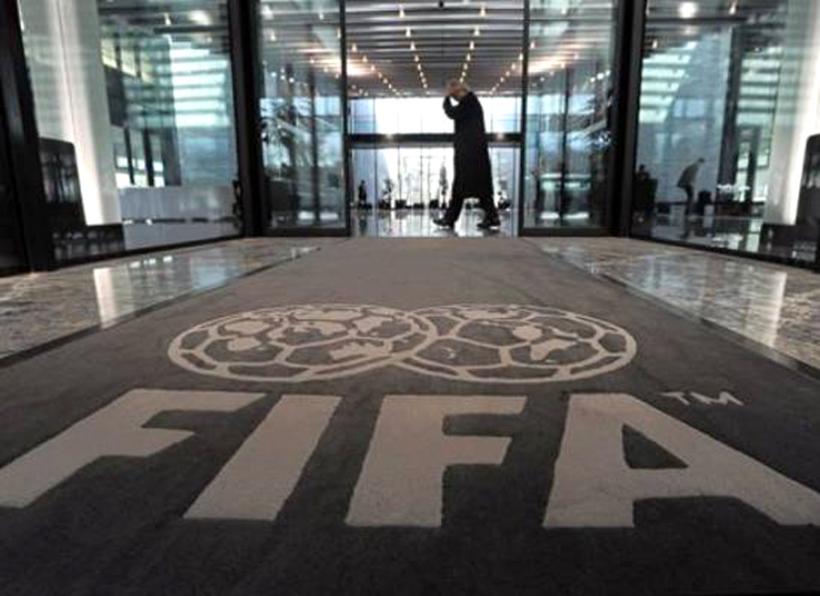 Ministrul francez de Externe pledează pentru amânarea alegerilor de la FIFA