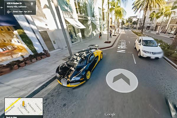 Google Street View ne face în ciudă. Vezi ce mașini ”rele” a surprins în fotografii (GALERIE FOTO)