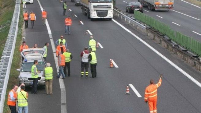 Autocar cu 50 de români implicat într-un grav accident rutier din Italia