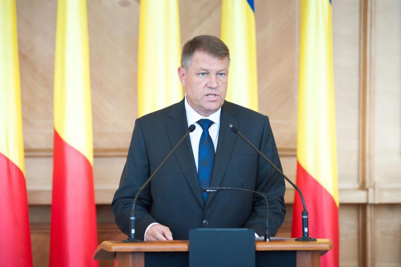 Klaus Iohannis va avea luni consultări cu liderii formaţiunilor şi partidelor parlamentare