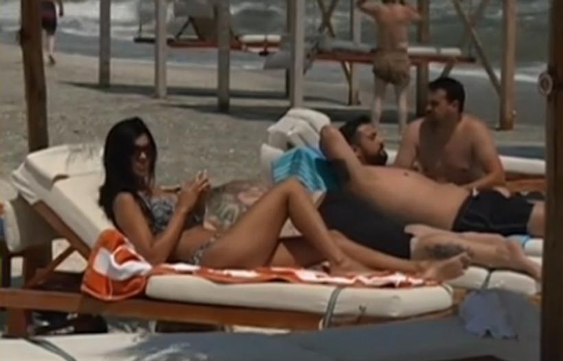 Nuțu Cămătaru pe plajă cu Brazilianca (VIDEO)