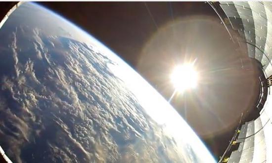 IMAGINI HD din spaţiu! Au fost surprinse de o cameră GoPro, în cădere liberă către Terra