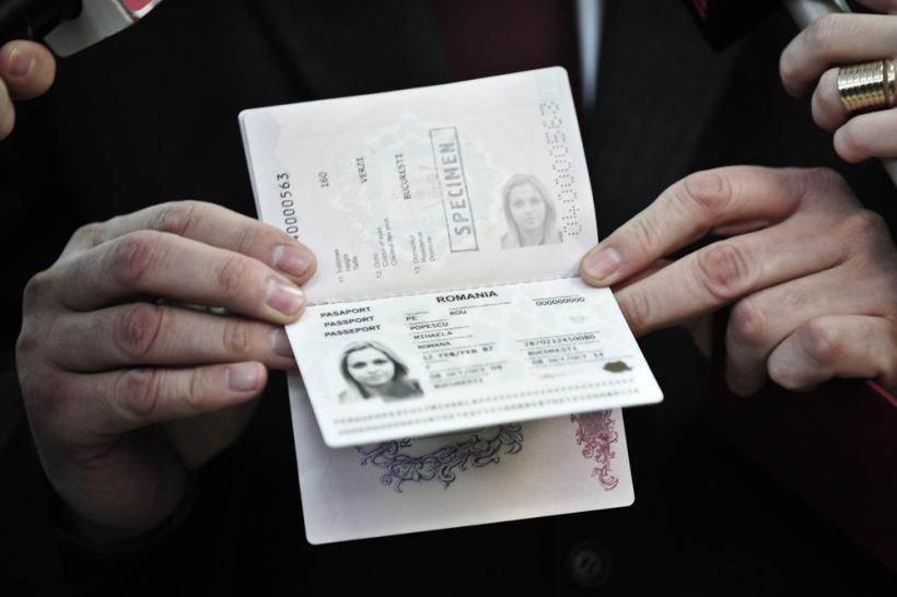 Doi senatori americani vor o lege care să elimina vizele pentru români