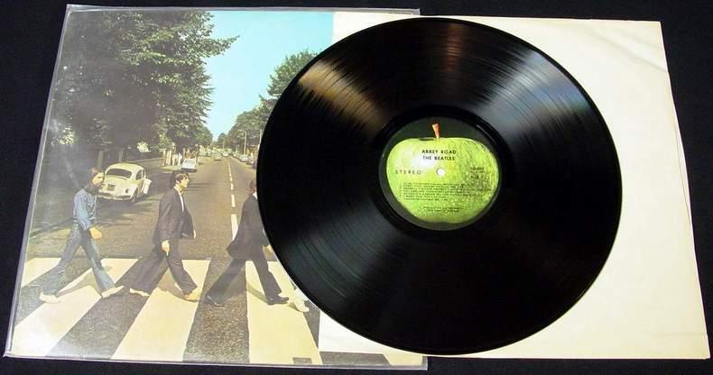 Sesiunile de înregistrări ale trupei The Beatles din studiourile Apple din Abbey Road vor deveni comedie muzicală (VIDEO)