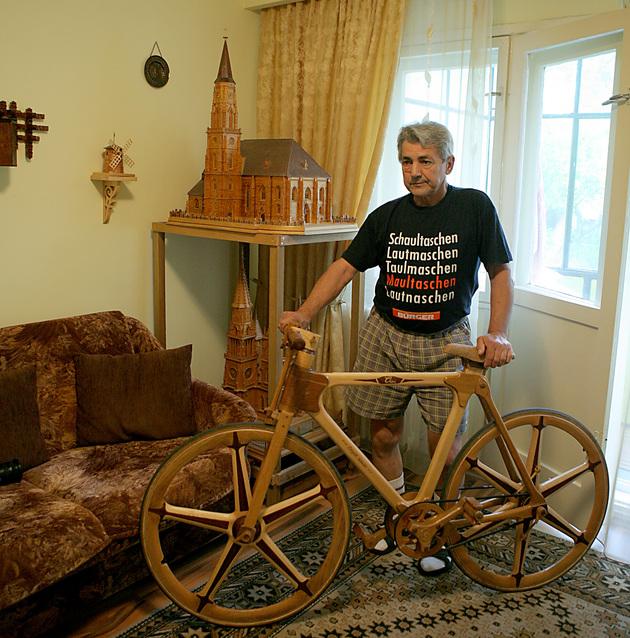 MEȘTERUL de biciclete din lemn și RECORDUL lui ABSOLUT