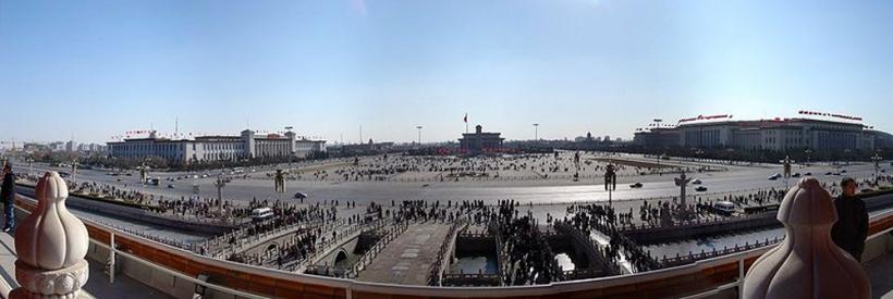 Vezi de ce chinezii s-au gândit să construiască o replică a Pieţei Tiananmen