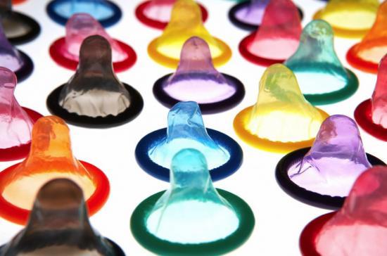 S-a inventat prezervativul care detectează infecții cu transmitere sexuală!