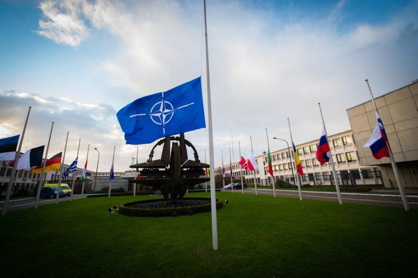 NATO ar vrea o reevaluare a strategiei nucleare la 24 de ani de la încheierea Războiului Rece