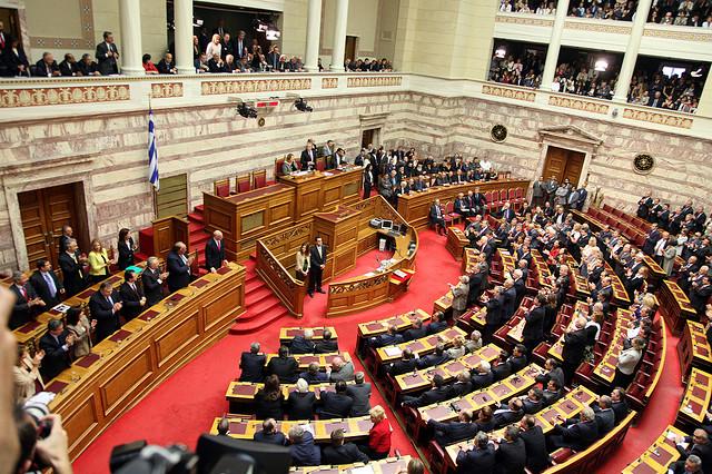 Parlamentul de la Atena a aprobat referendumul propus de guvernul Tsipras