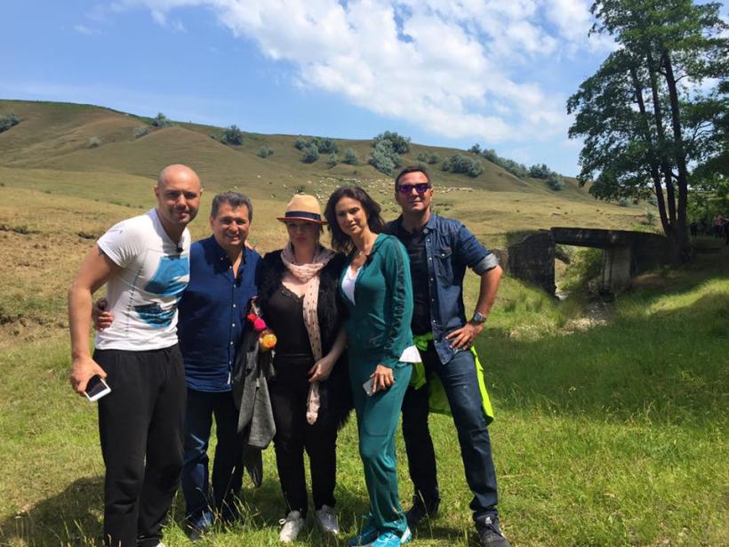 Ramona Bădescu, Oana Lis, Daniel Buzdugan și Mihai Mitoșeru intră în pielea unor ciobani la „Poftiți pe la noi!”