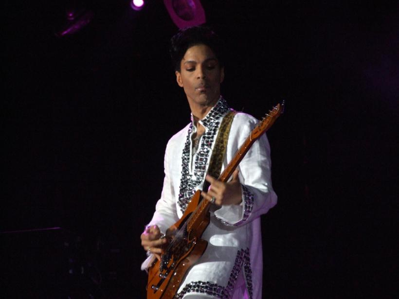 Artistul american Prince şi-a retras toată muzica de pe net