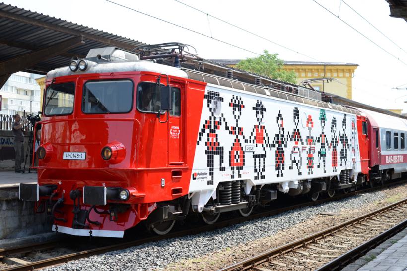 Locomotiva HORA promovează motivele populare româneşti (GALERIE FOTO) 18509035