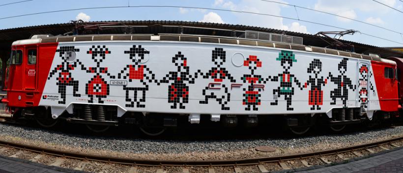 Locomotiva HORA promovează motivele populare româneşti (GALERIE FOTO) 18509037