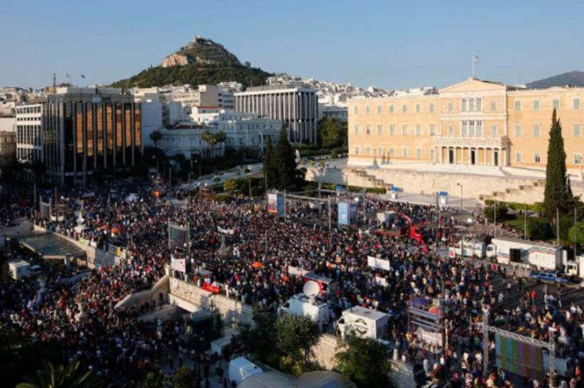 „Greferendum” este legal. Duminică, grecii trebuie să răspundă în locul autorităților, grexit sau nu