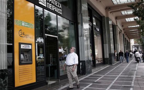 Băncile din Grecia rămân ÎNCHISE până luni