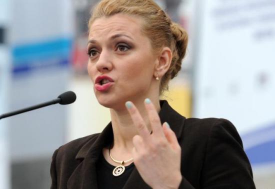 Alina Gorghiu: Premierul merge înainte pe un drum închis