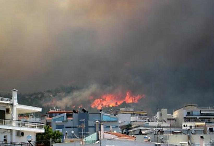 Grecia cere sprijinul Franței și Italiei pentru stingerea incendiului din sudul peninsulei Pelopones