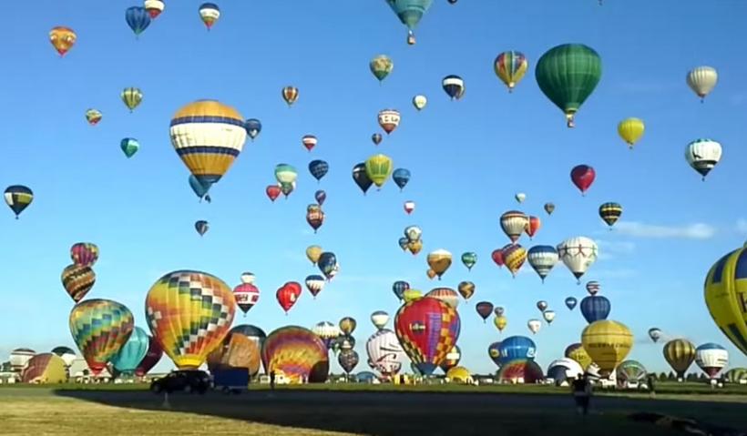 SPECTACULOS RECORD MONDIAL de baloane cu aer cald (VIDEO)