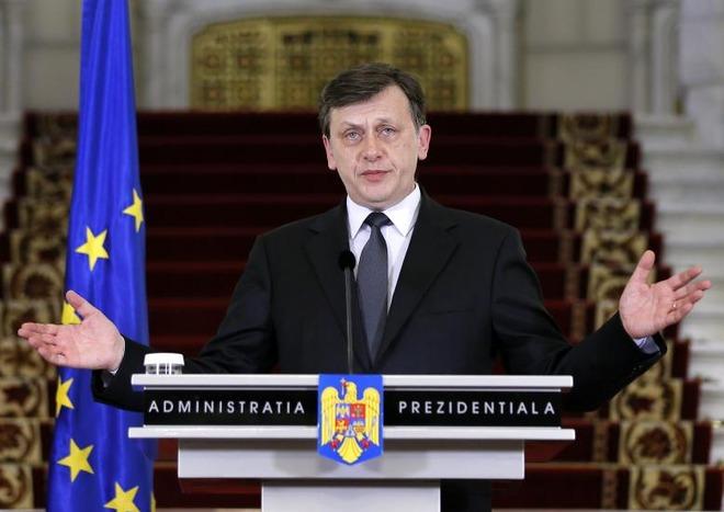 Basescu, atac DUR la Crin Antonescu: ”a avut momente în care a fost nebun să fie preşedinte''
