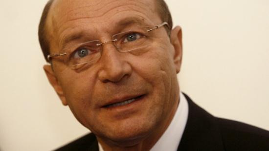 Traian Băsescu îşi vrea pământul înapoi