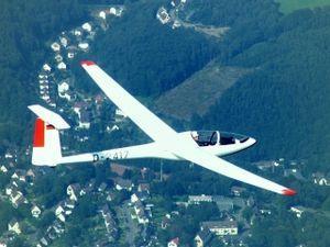 Căutările pilotului planorului dispărut au fost oprite în Sibiu şi Dâmboviţa