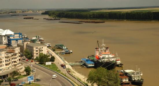 Navă românească eşuată pe Dunăre, în Germania