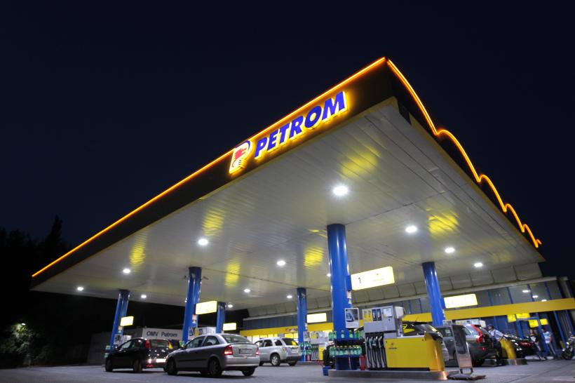 Țiţeiul ieftin a muşcat 25% din profitul Petrom
