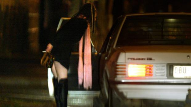 De ce prostituatele din Milano vor trebui să poarte veste reflectorizante