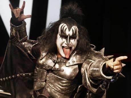 Locuinţa lui Gene Simmons, vocalistul trupei Kiss, percheziţionată într-o anchetă ce vizează pornografia infantilă