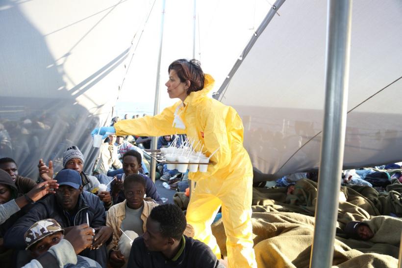 Paza de coastă italiană a salvat peste 4.000 de refugiați în doar 24 de ore