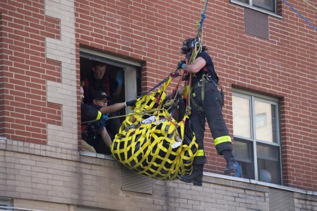 Pompierii din New York au fost chemați să îndeplinească o misiune delicată și neobișnuită
