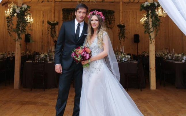 Adela Popescu şi Radu Vâlcan s-au căsătorit, după o relaţie de 5 ani (FOTO)