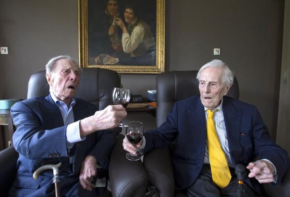 Cei mai bătrâni gemeni din lume au împlinit 102 ani